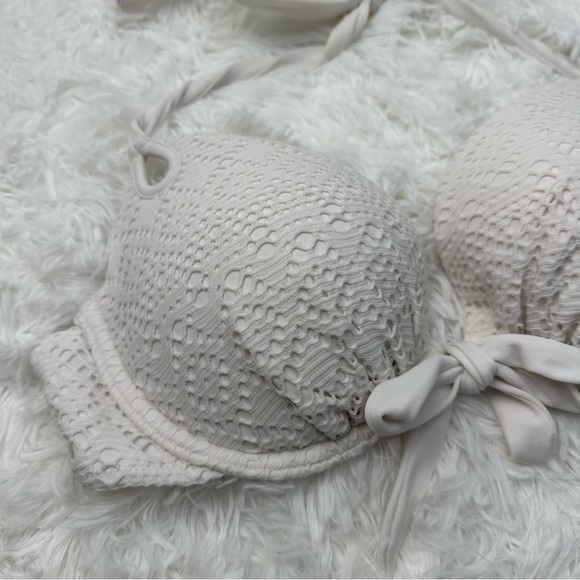 Victoria’s Secret • White bombshell bikini top • 34C - Picture 3 of 8